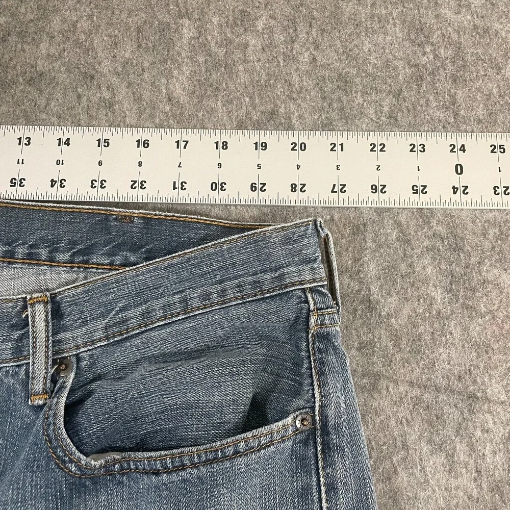 Levi's Men's Straight Jeans Size 42x30 Blue Denim Cotton‎ 5-Pockets Medium Wash